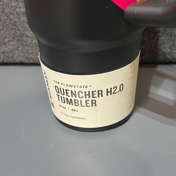 Stanley Quencher H2.0 FlowState Tumbler in the "Hyper Geo" colorway. - Picture 7 of 15